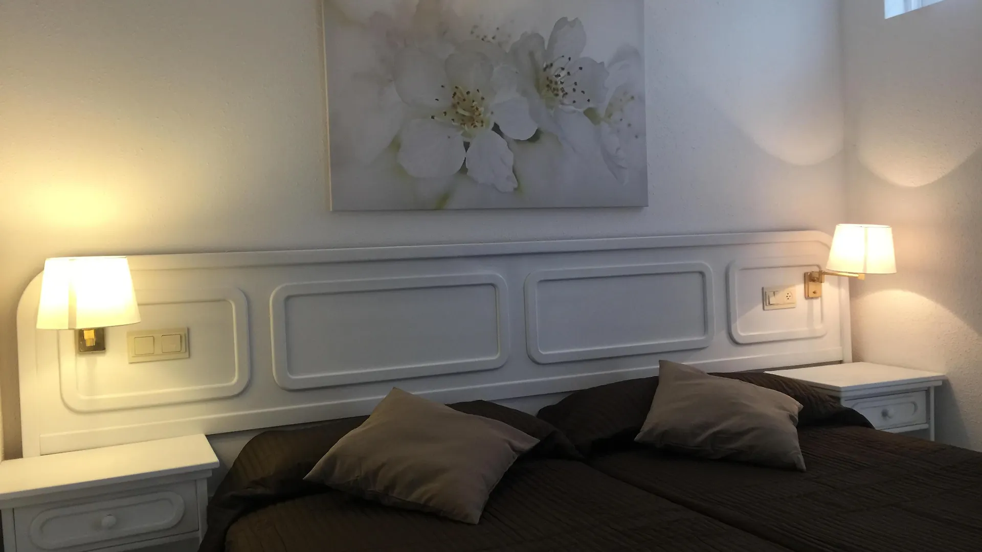 Aparthotel Neptuno Costadeje Адехе 3*,