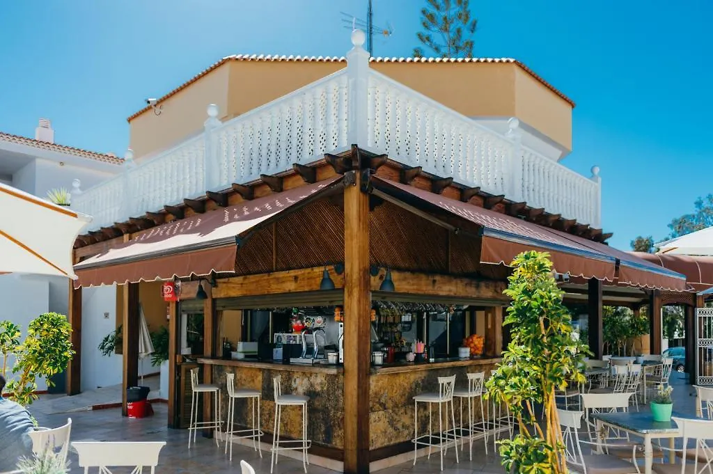 אדחה Aparthotel Neptuno Costadeje 3*,