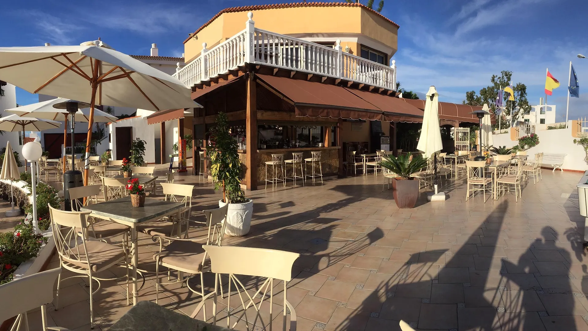 אדחה Aparthotel Neptuno Costadeje