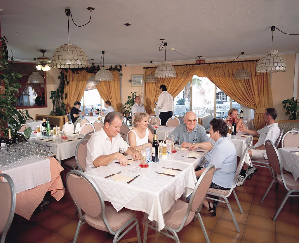 אדחה Aparthotel Neptuno Costadeje 3*,  ספרד