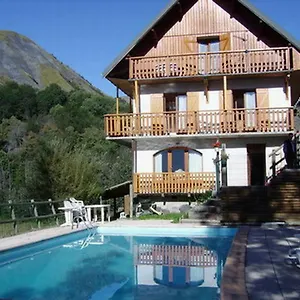 le-clos-de-cluny.hotels-rhonealpes.com/